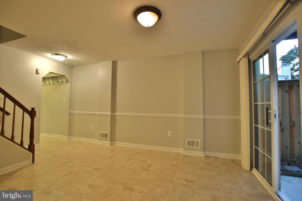 7321 MALLORY LANE