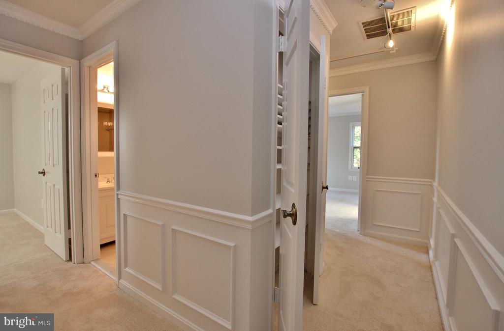 7321 MALLORY LANE