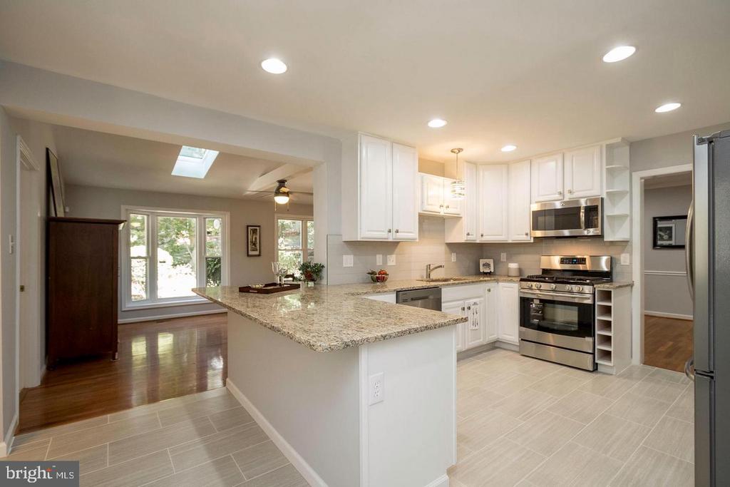 5612 EASTBOURNE DRIVE