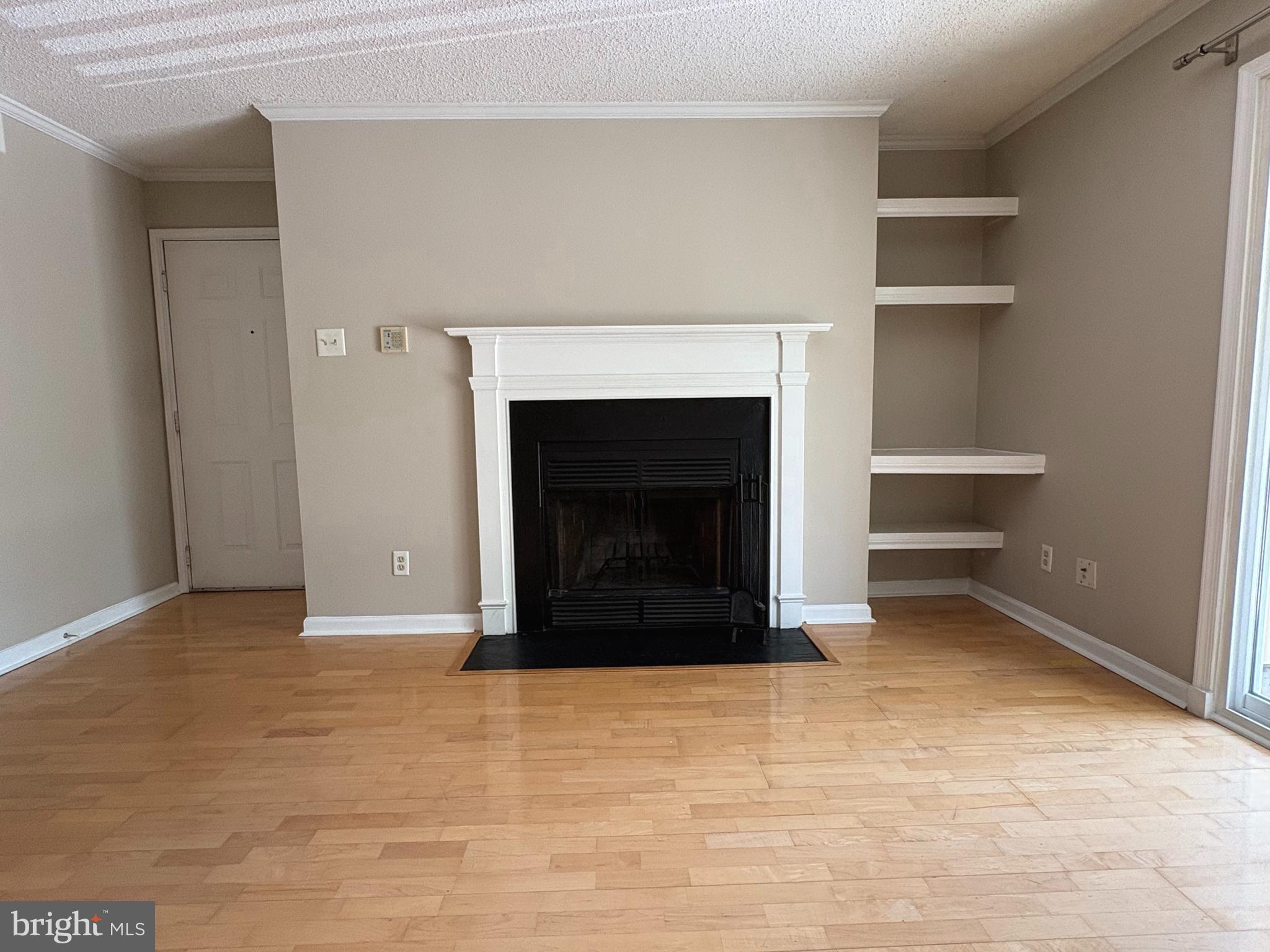 1540 LINCOLN WAY 201