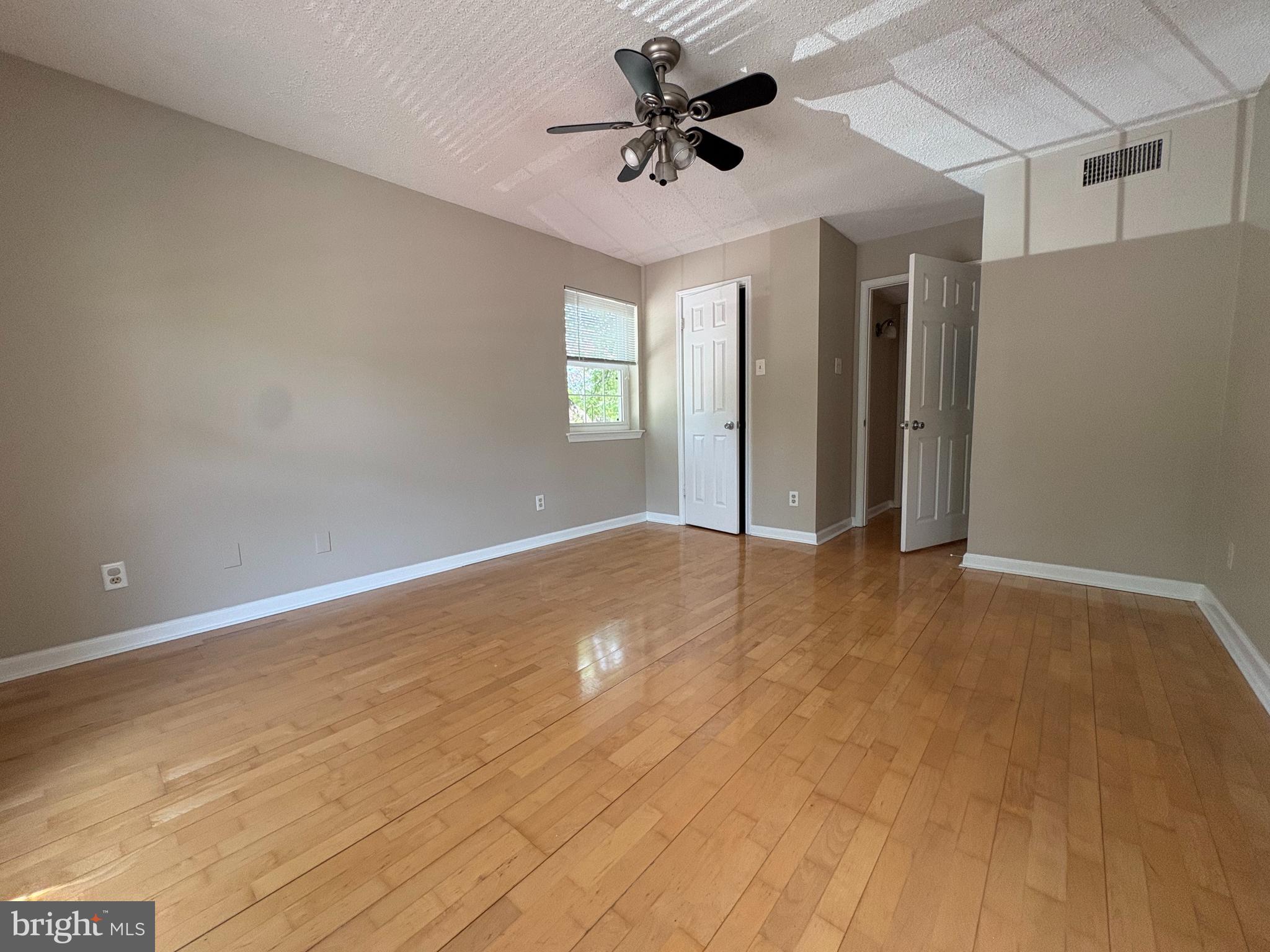 1540 LINCOLN WAY 201
