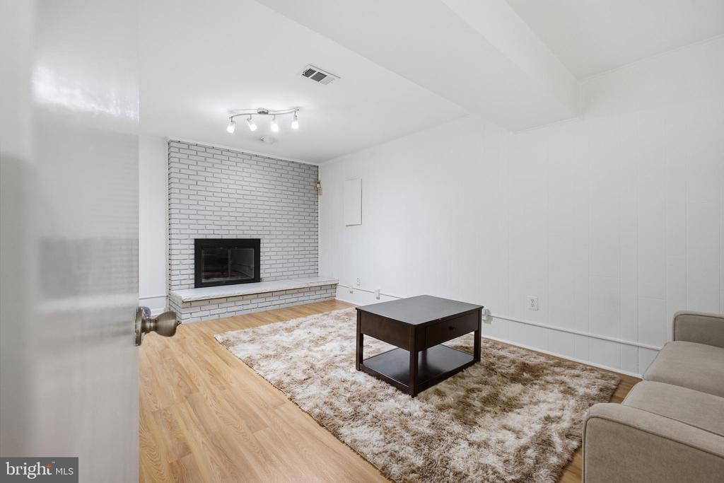 3131 GUYSBOROUGH DRIVE