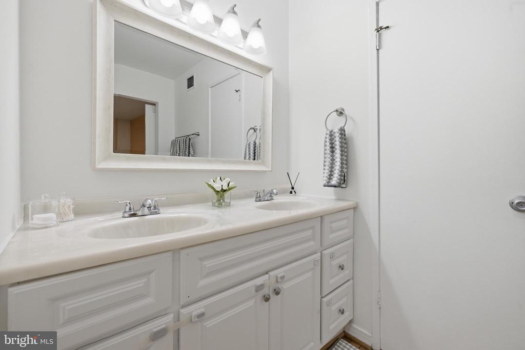 3131 GUYSBOROUGH DRIVE