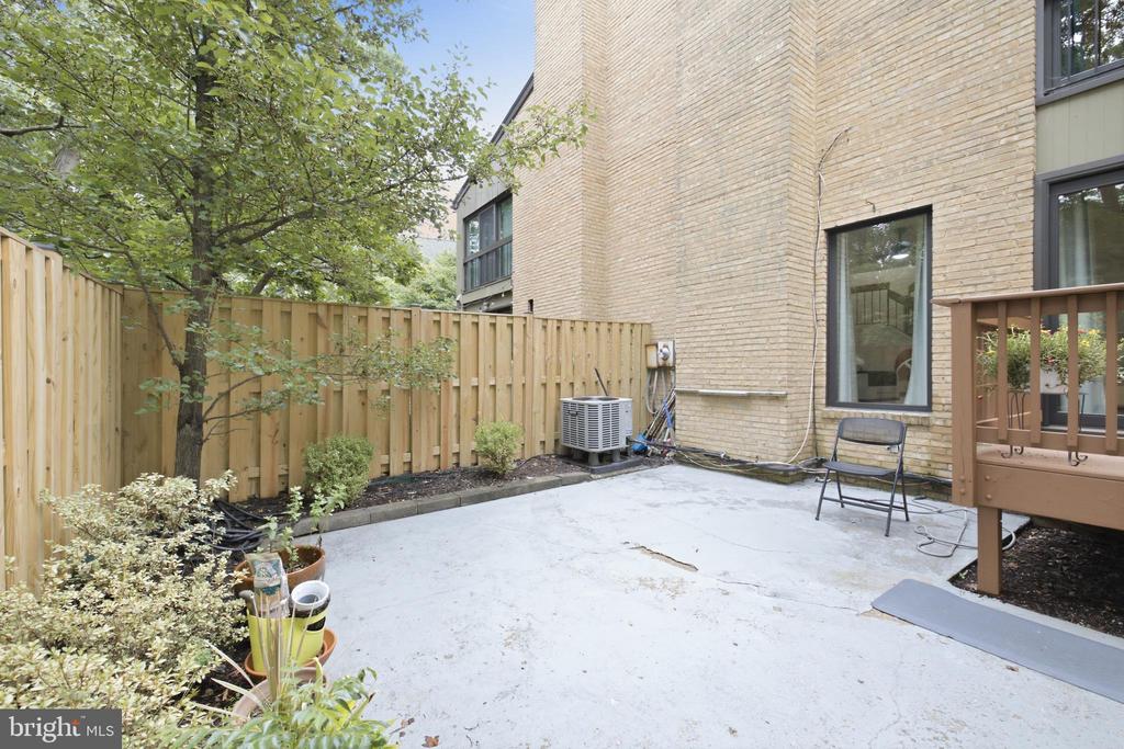 3131 GUYSBOROUGH DRIVE