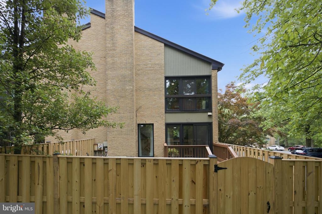 3131 GUYSBOROUGH DRIVE