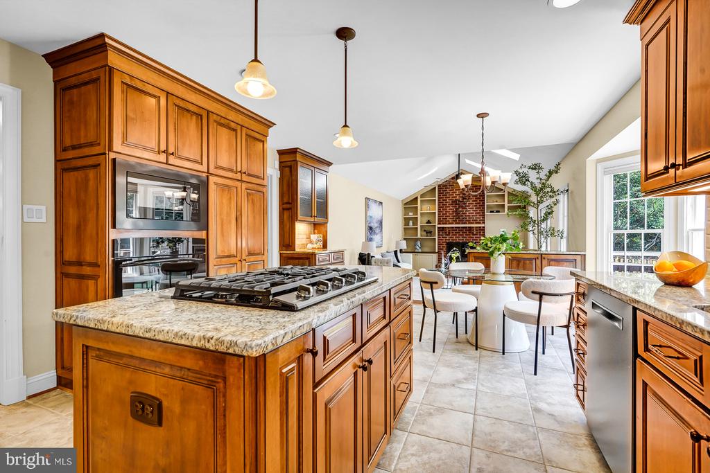 2515 HALTERBREAK COURT