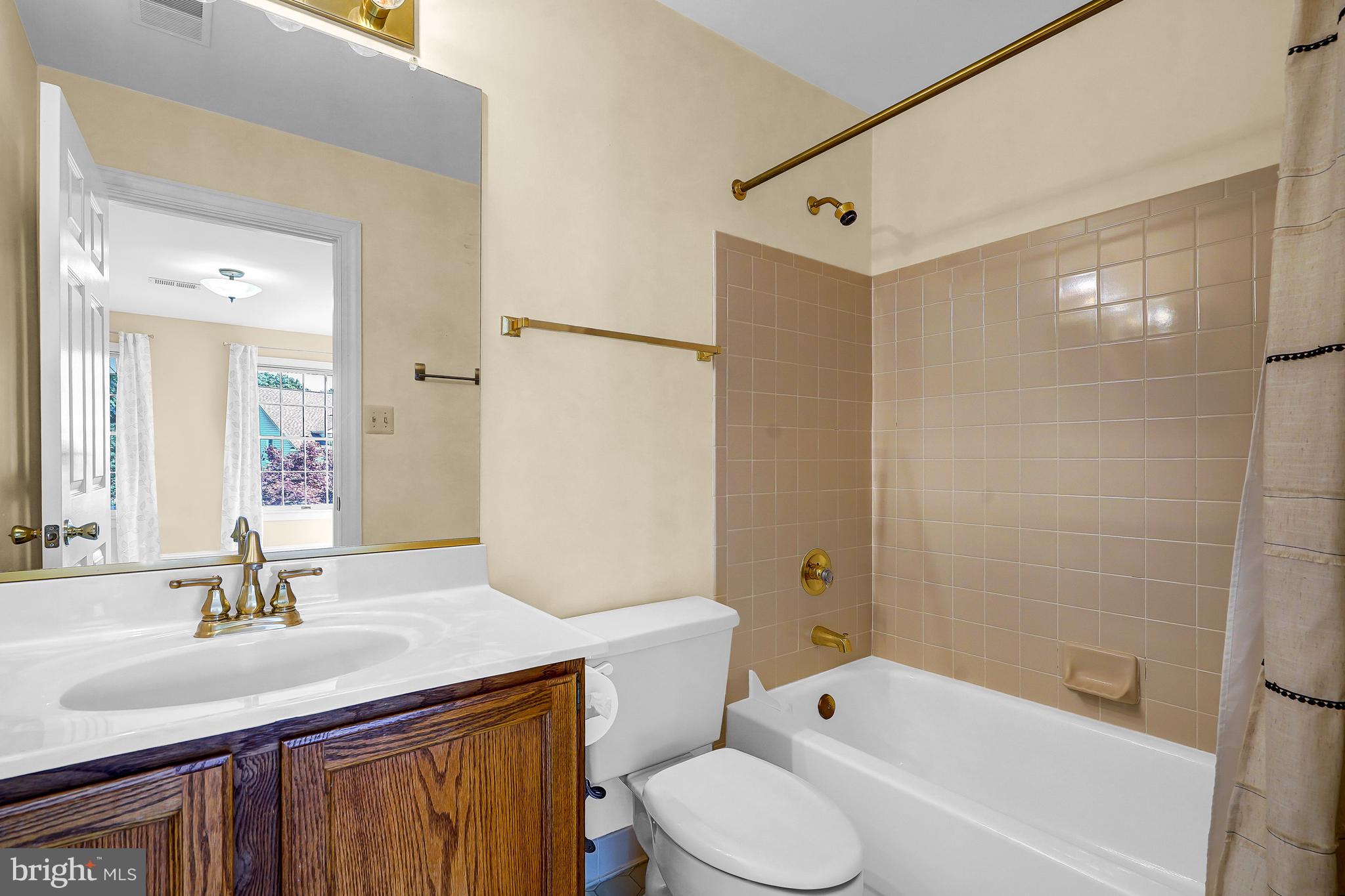 2515 HALTERBREAK COURT