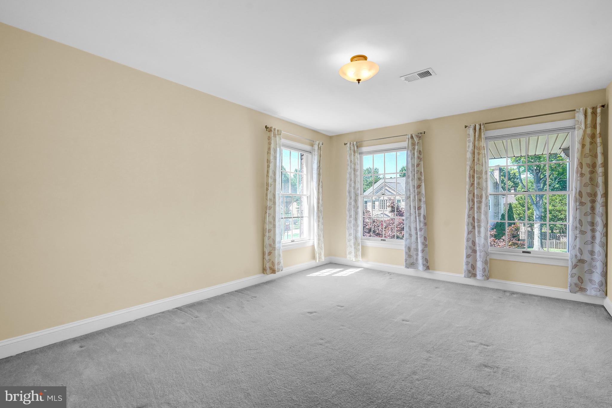 2515 HALTERBREAK COURT