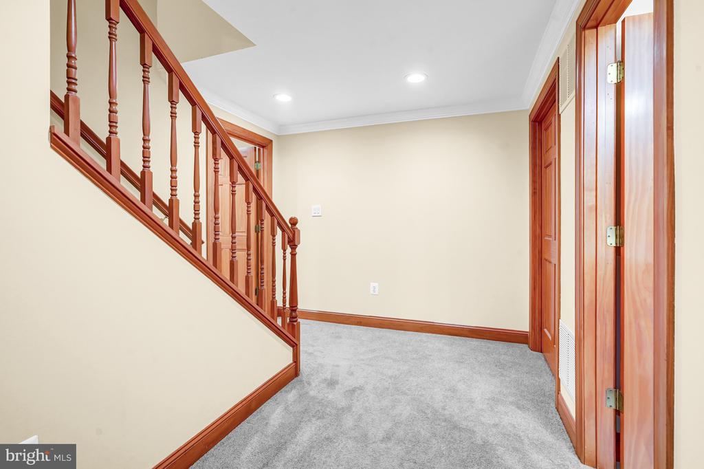 2515 HALTERBREAK COURT