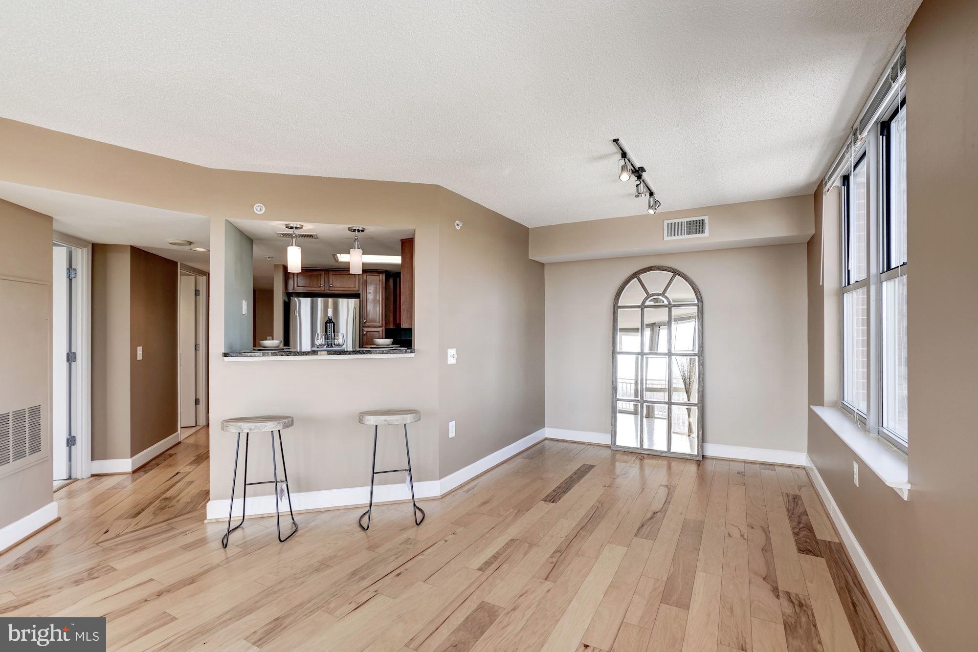 11800 SUNSET HILLS ROAD 422