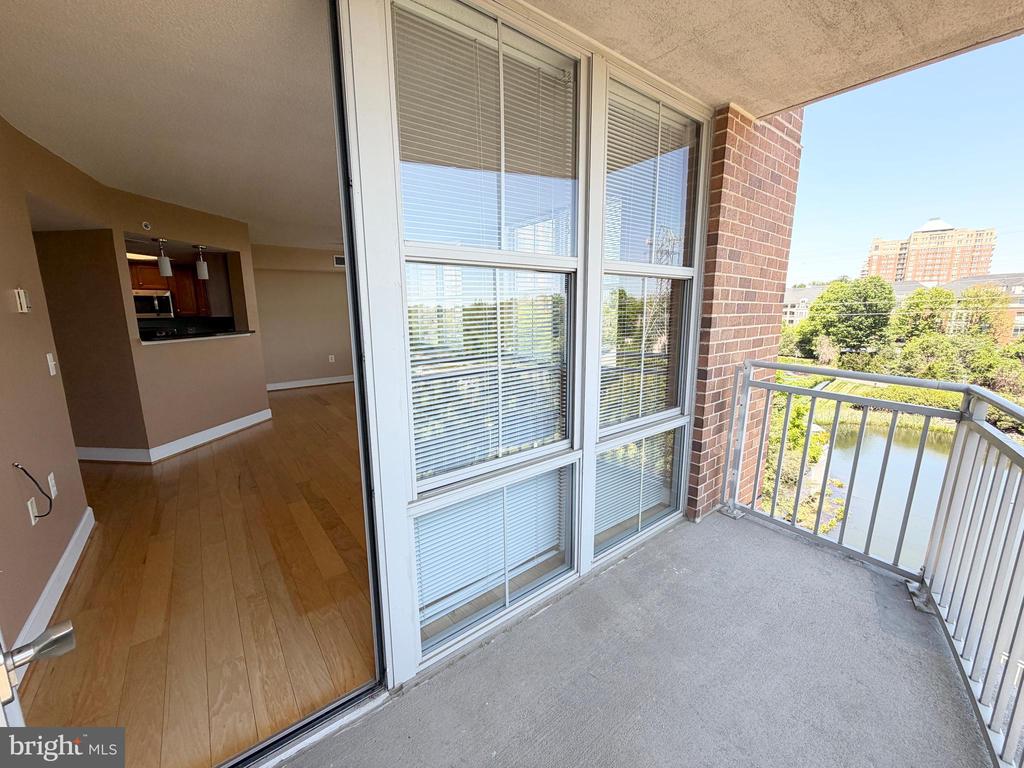 11800 SUNSET HILLS ROAD 422