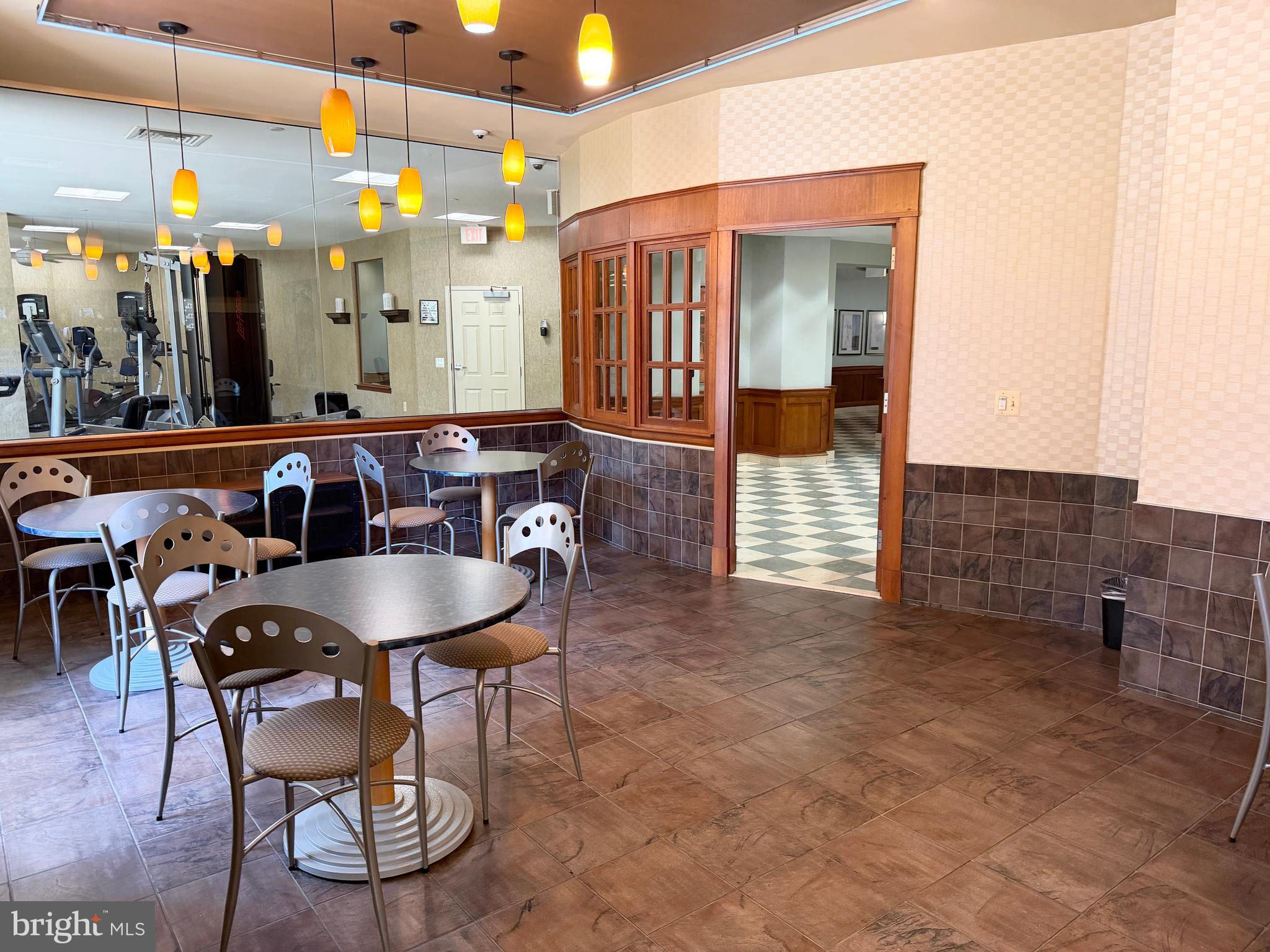 11800 SUNSET HILLS ROAD 422