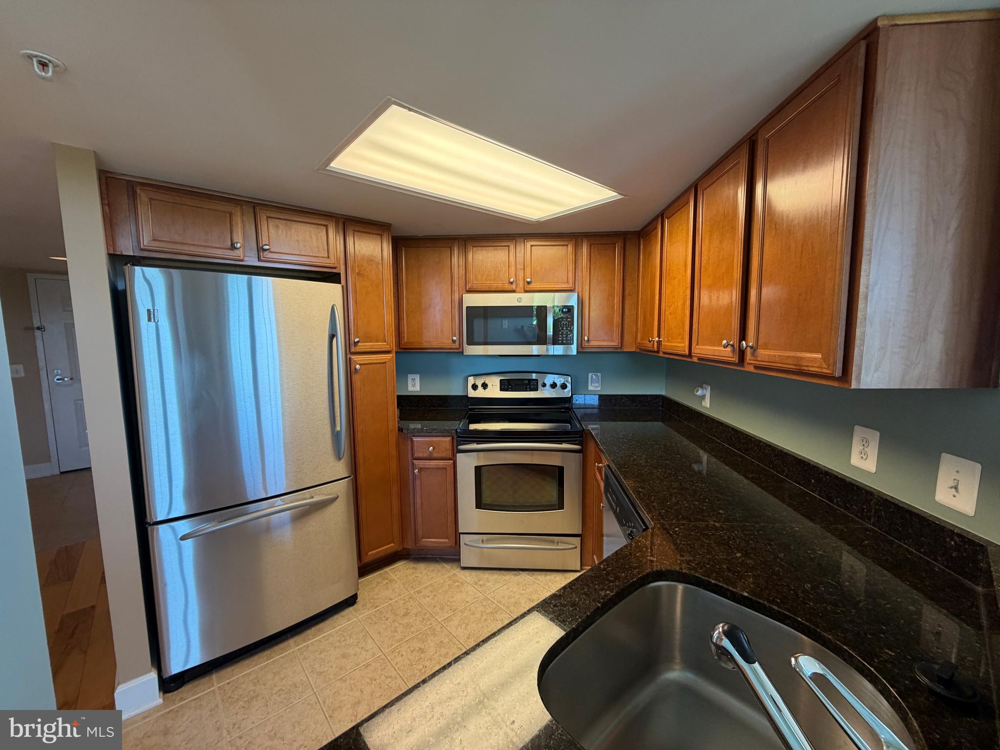 11800 SUNSET HILLS ROAD 422