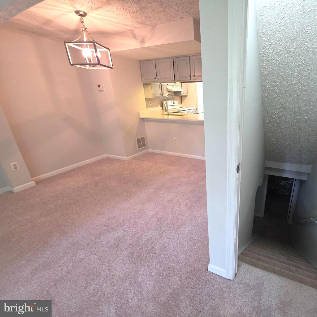 8534 BLUE ROCK LANE