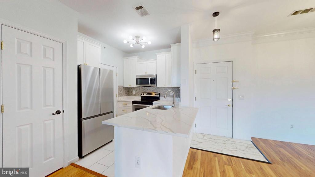 1591 SPRING GATE DRIVE 3406