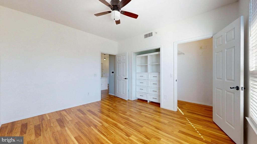 1591 SPRING GATE DRIVE 3406