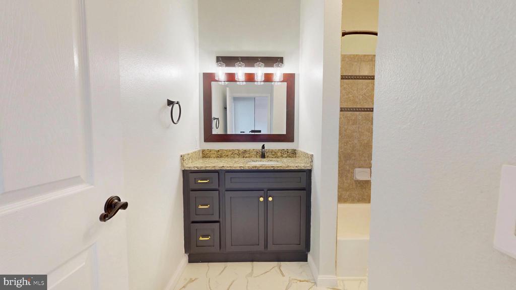 1591 SPRING GATE DRIVE 3406