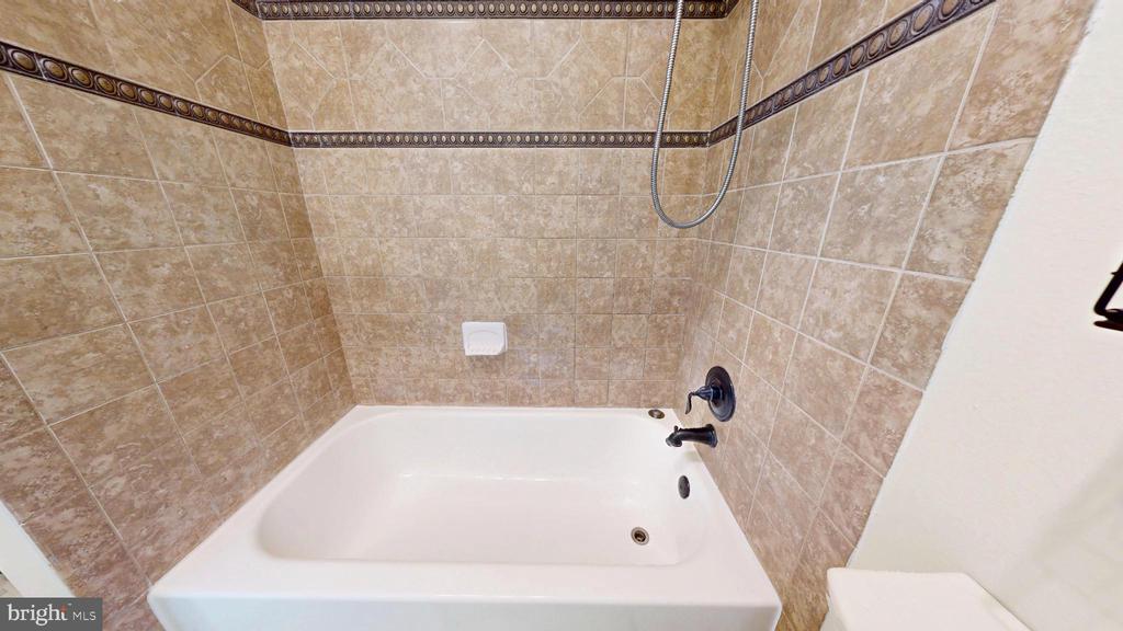 1591 SPRING GATE DRIVE 3406