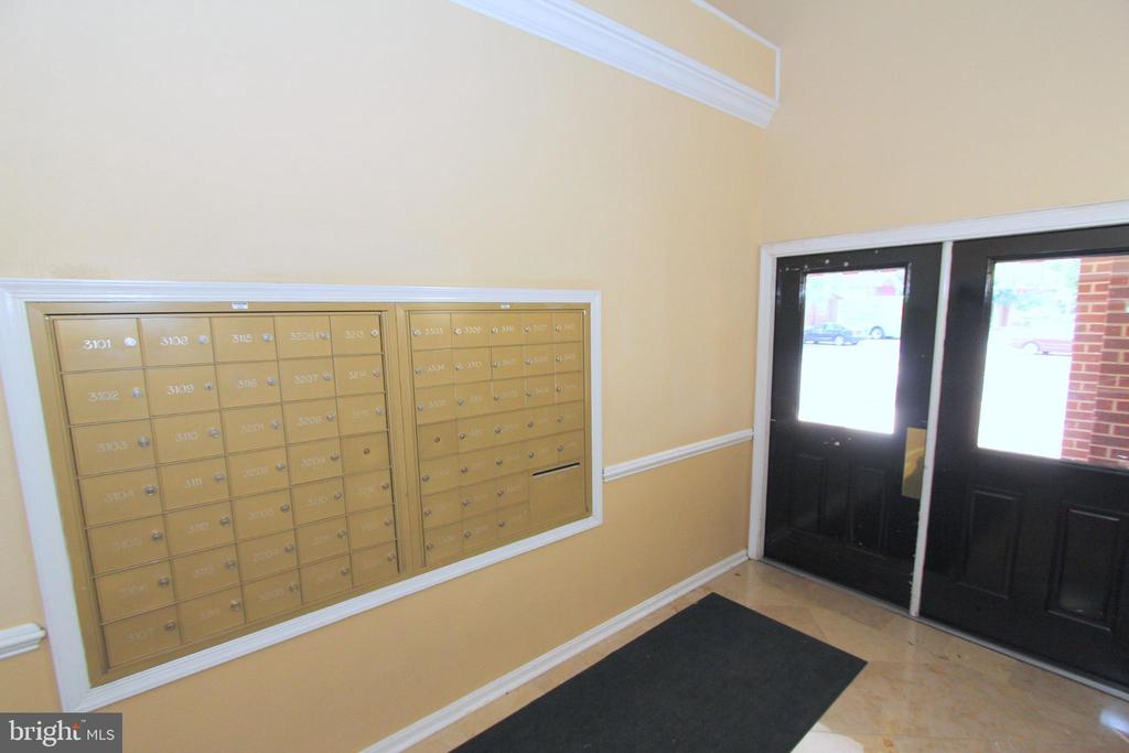 1591 SPRING GATE DRIVE 3406
