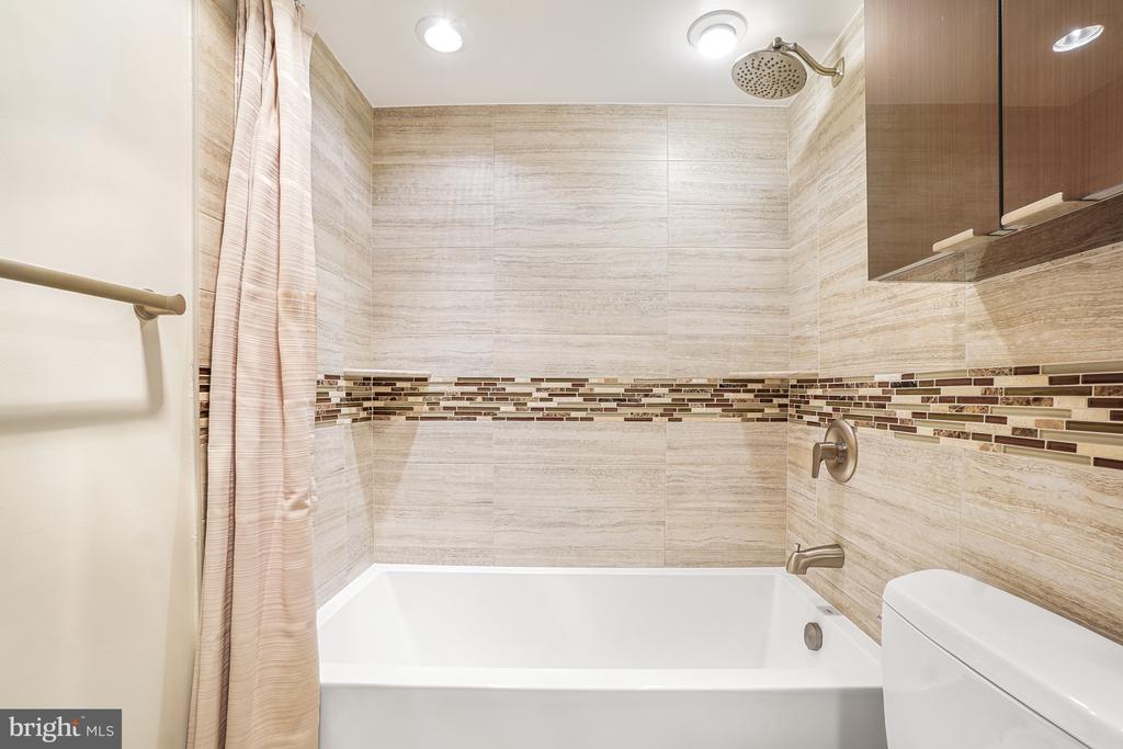 5904 MOUNT EAGLE DRIVE Unit: 614