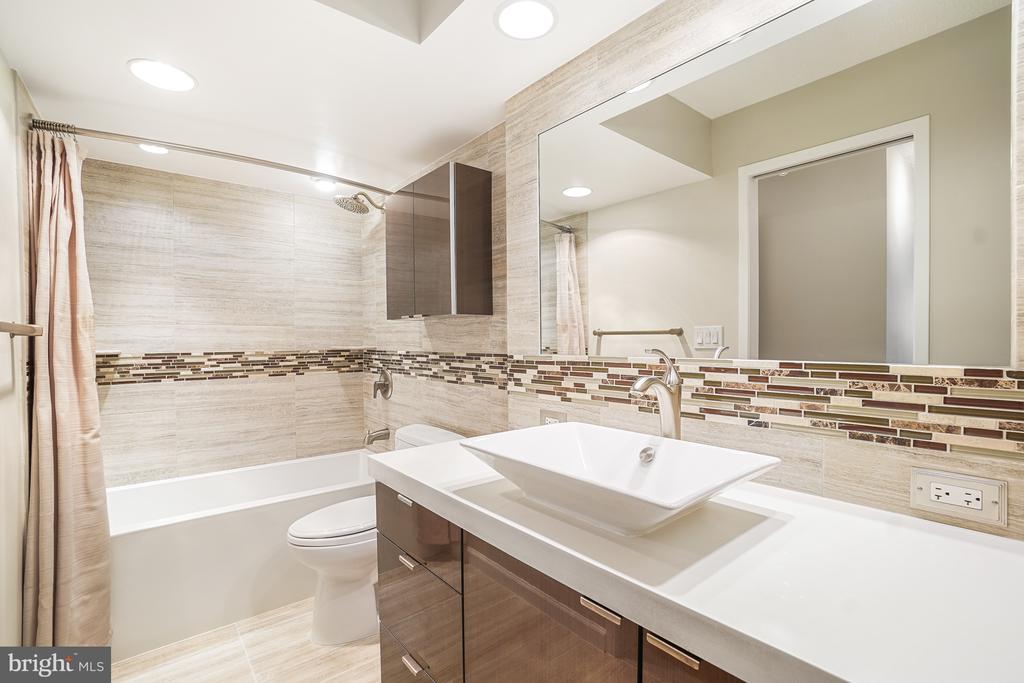5904 MOUNT EAGLE DRIVE Unit: 614