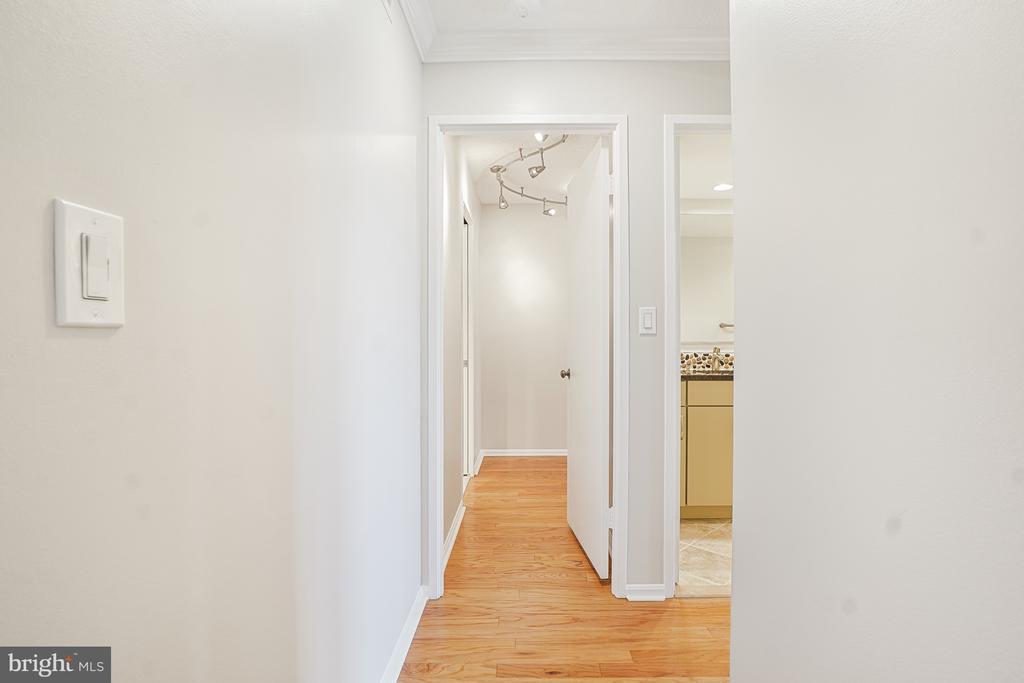 5904 MOUNT EAGLE DRIVE Unit: 614
