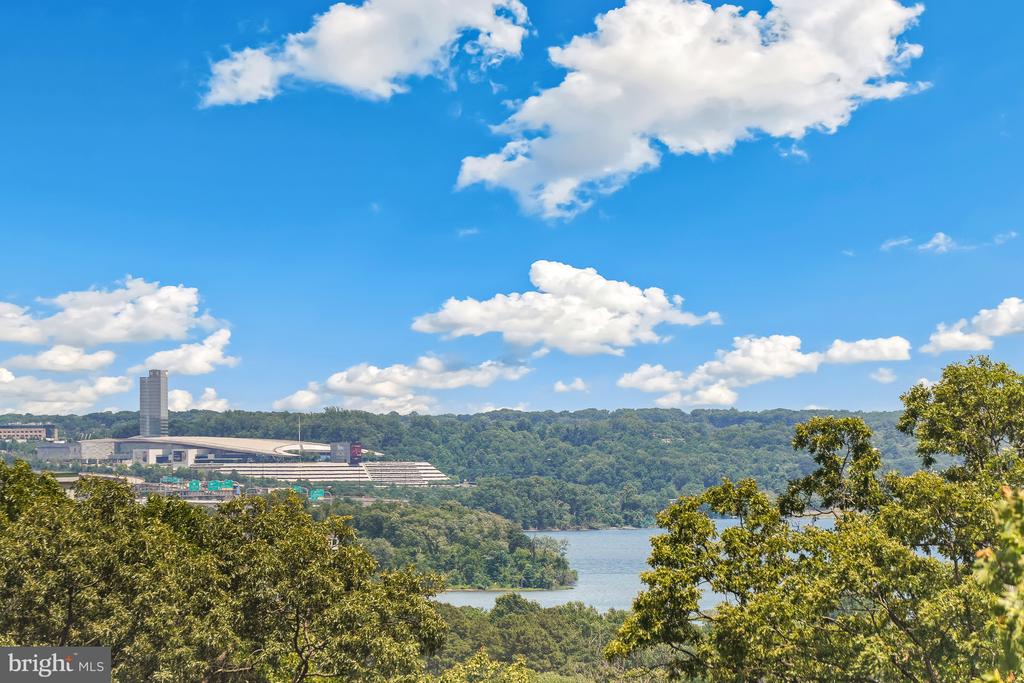 5904 MOUNT EAGLE DRIVE Unit: 614