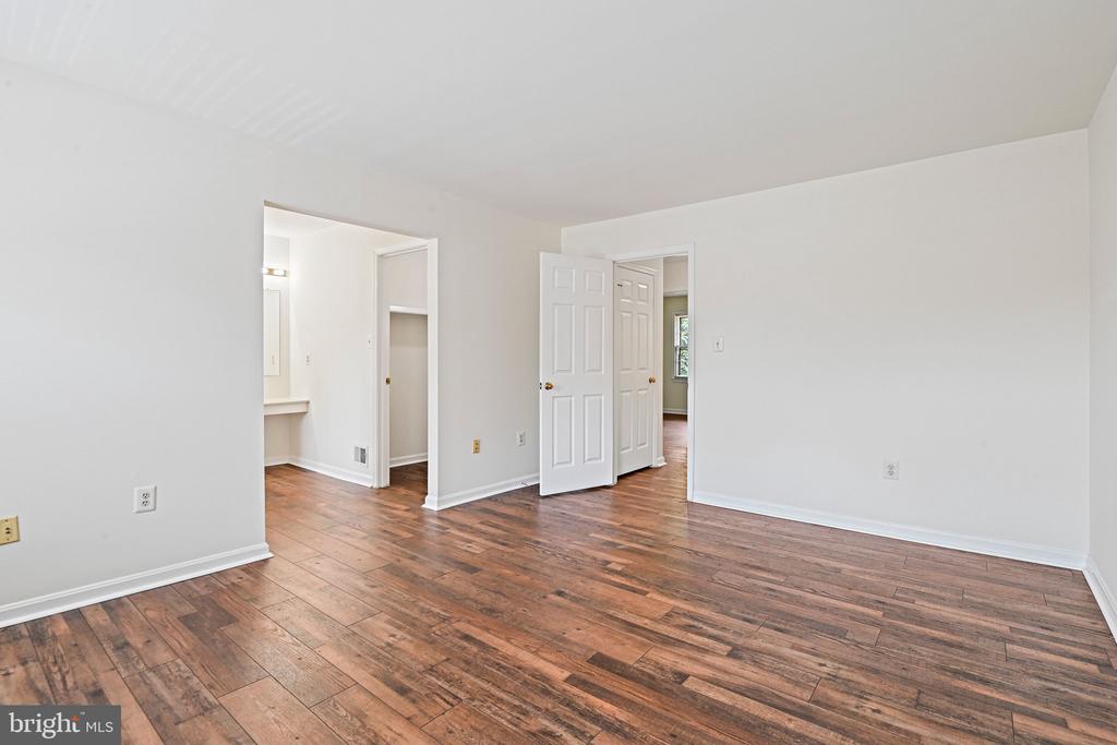 2885 KELLY SQUARE