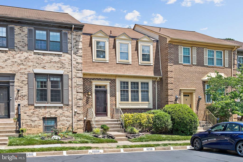 2885 KELLY SQUARE