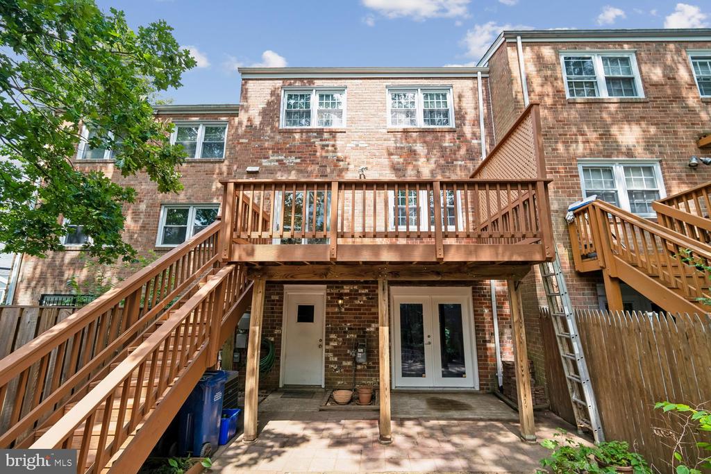 3322 SPRING LANE