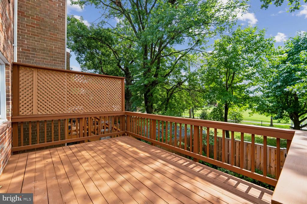 3322 SPRING LANE