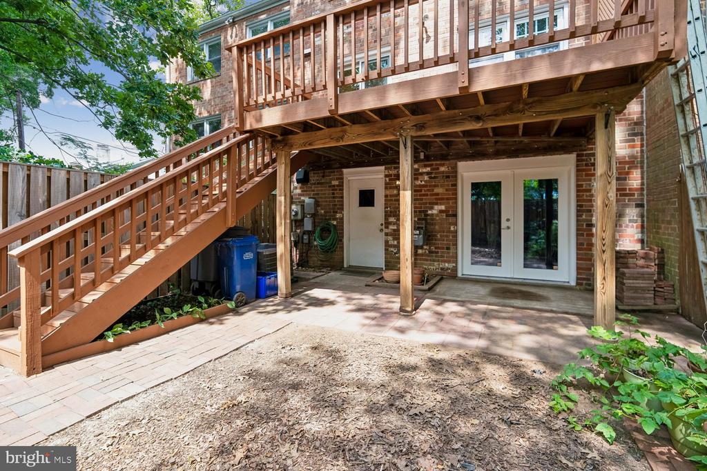 3322 SPRING LANE