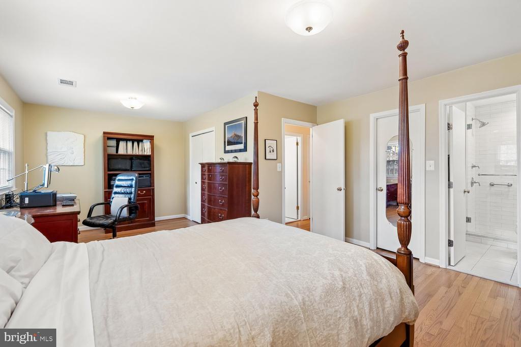 3322 SPRING LANE