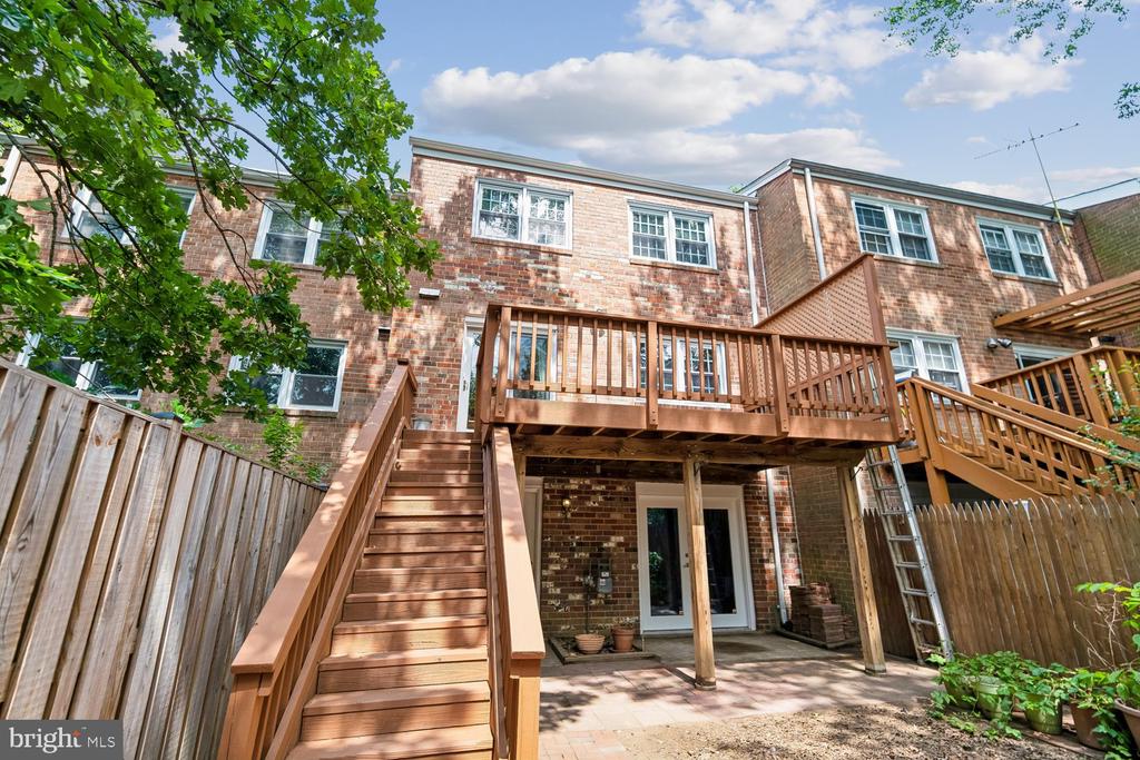 3322 SPRING LANE