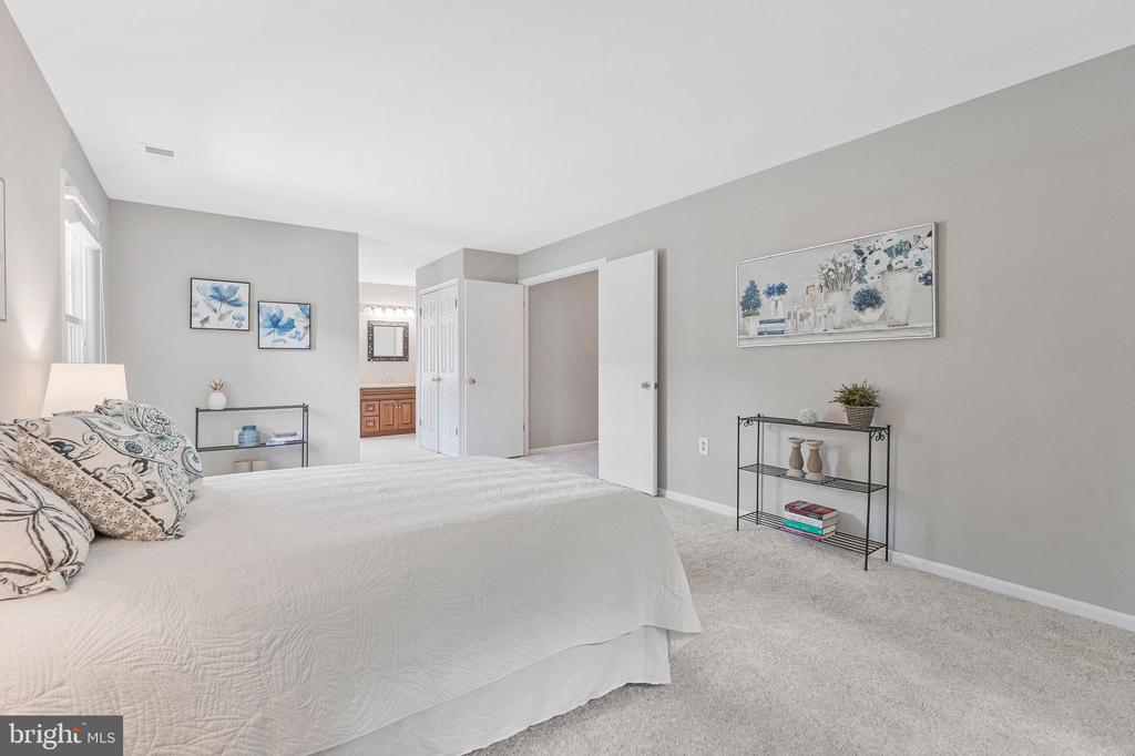 9759 HATMARK COURT