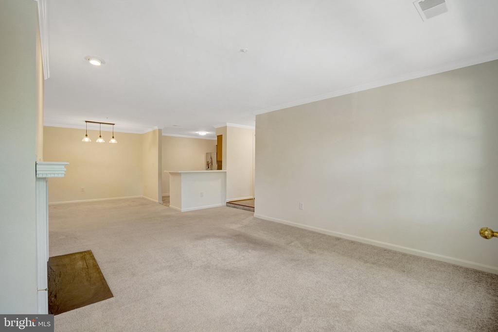 6107 WIGMORE LANE G