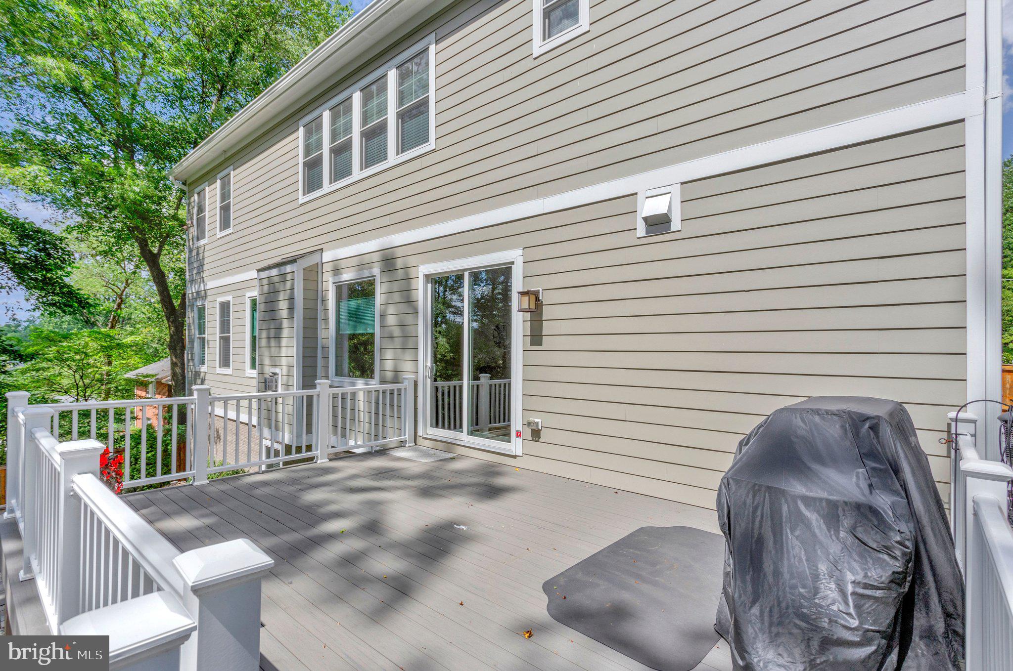 1712 EAST AVENUE