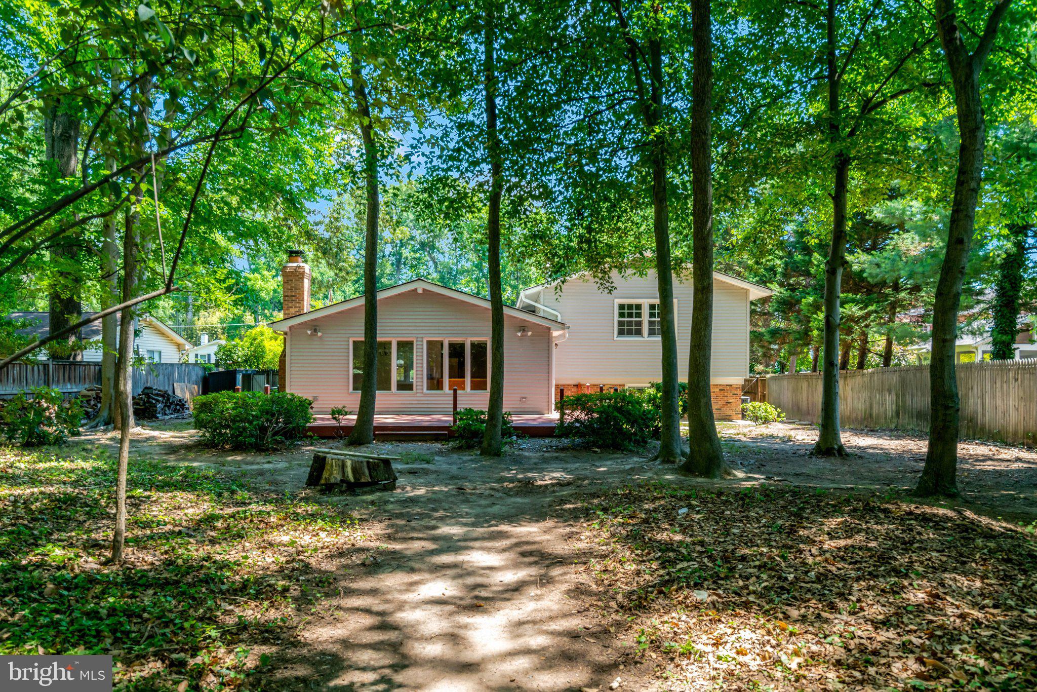 8236 GOVERNORS COURT