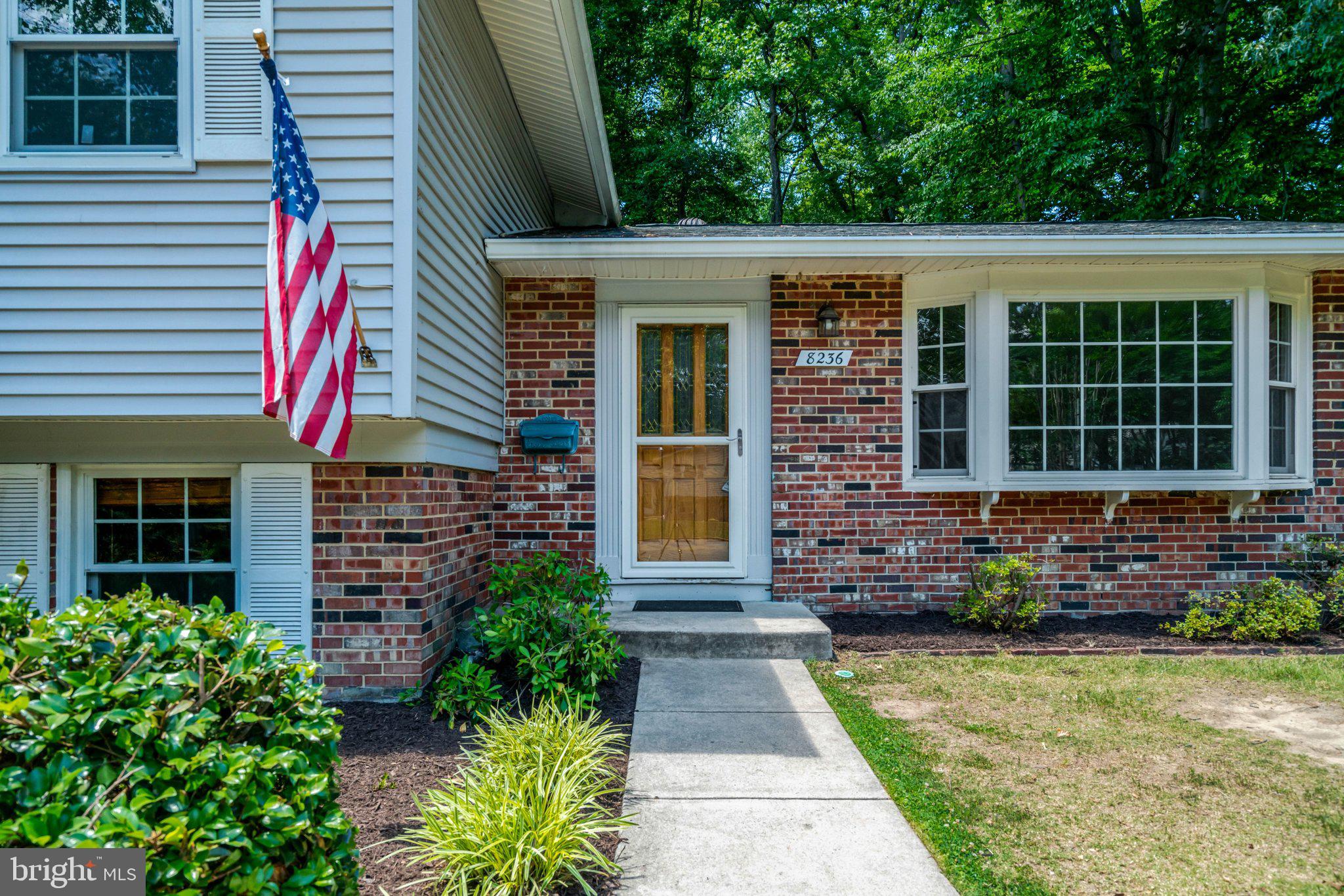 8236 GOVERNORS COURT