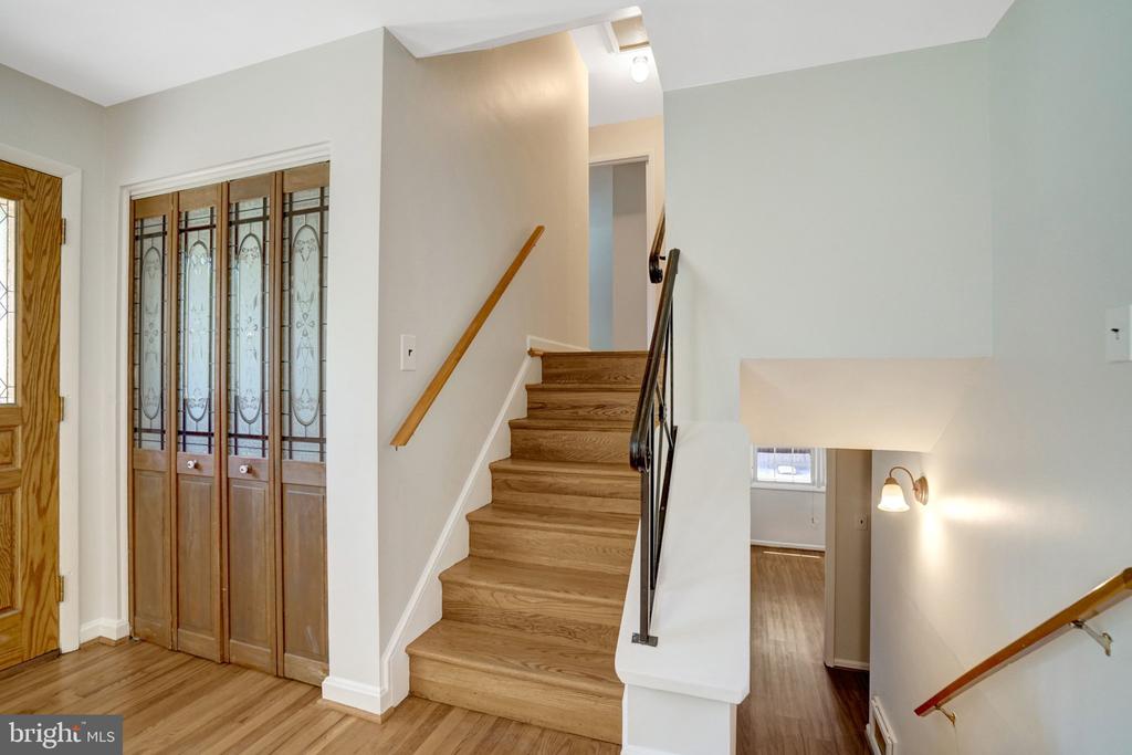 8236 GOVERNORS COURT