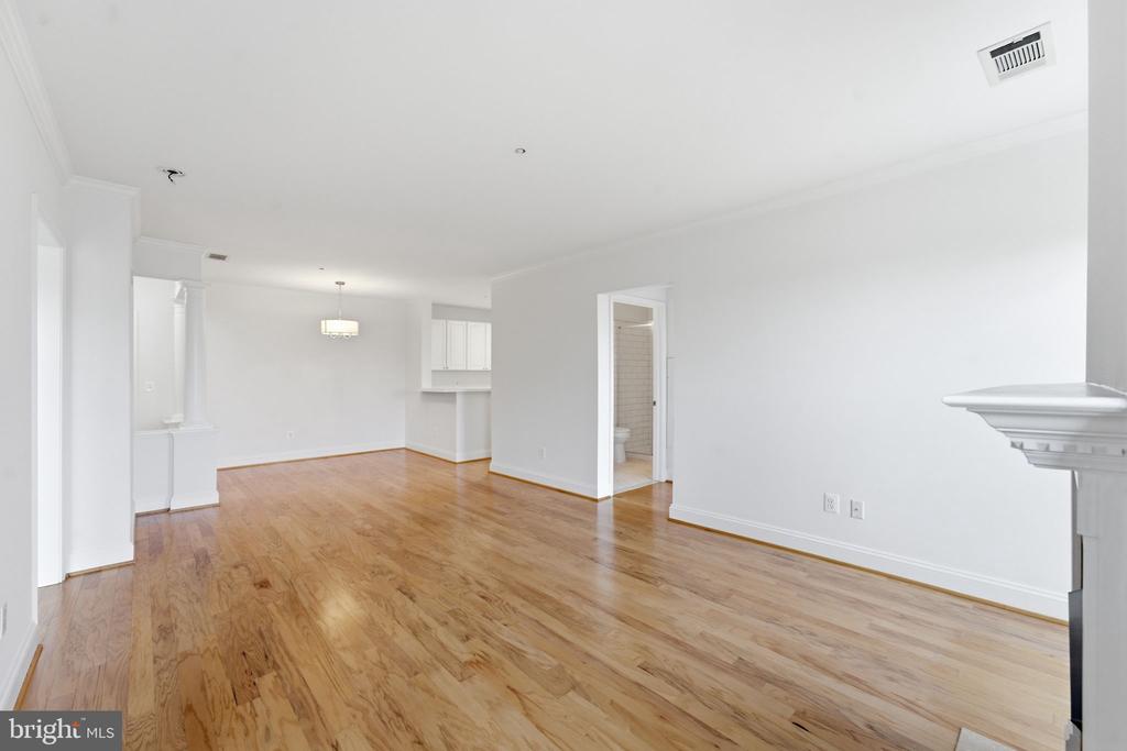 7000 FALLS REACH DRIVE Unit: 407