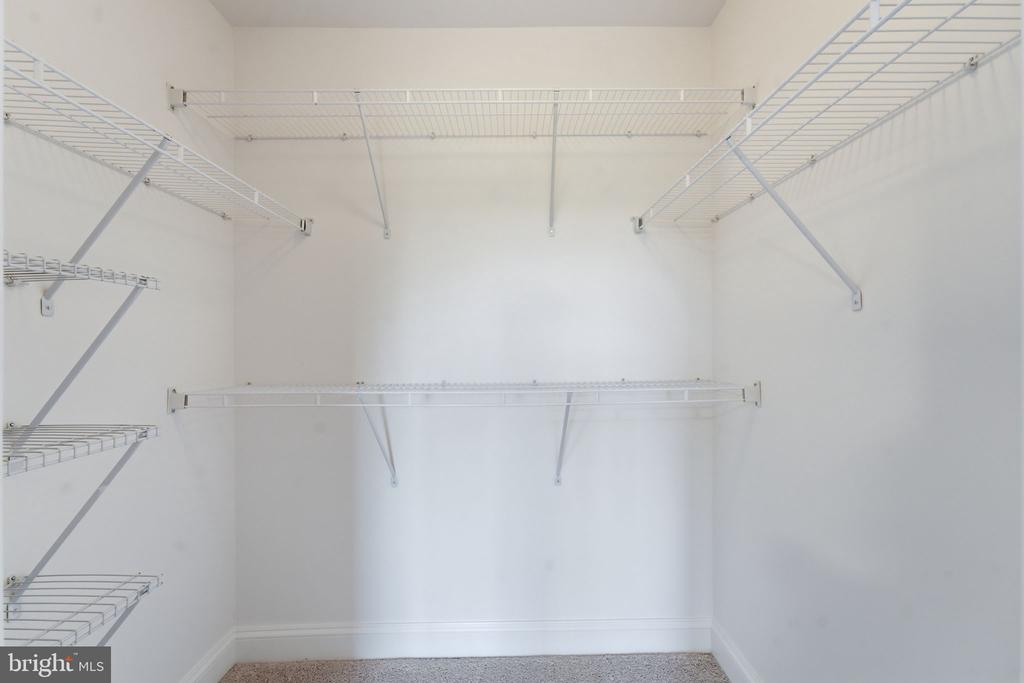 7000 FALLS REACH DRIVE Unit: 407