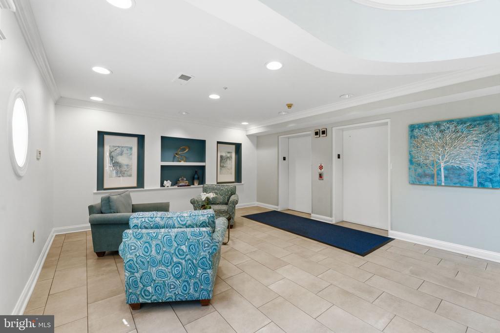 7000 FALLS REACH DRIVE Unit: 407