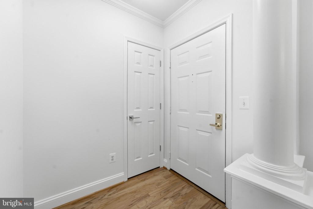 7000 FALLS REACH DRIVE Unit: 407