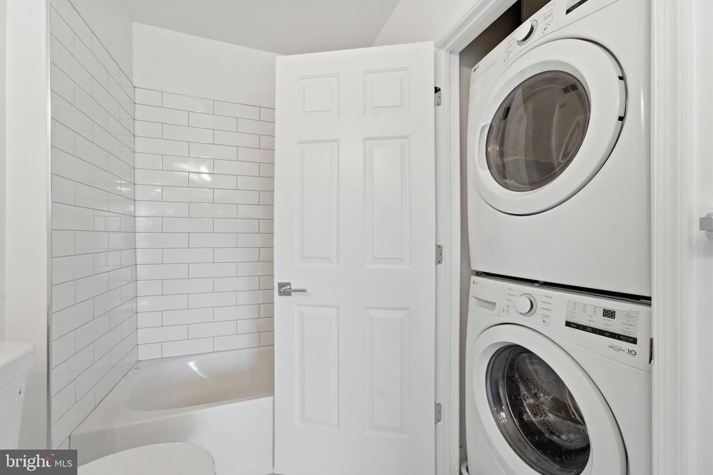 7000 FALLS REACH DRIVE Unit: 407