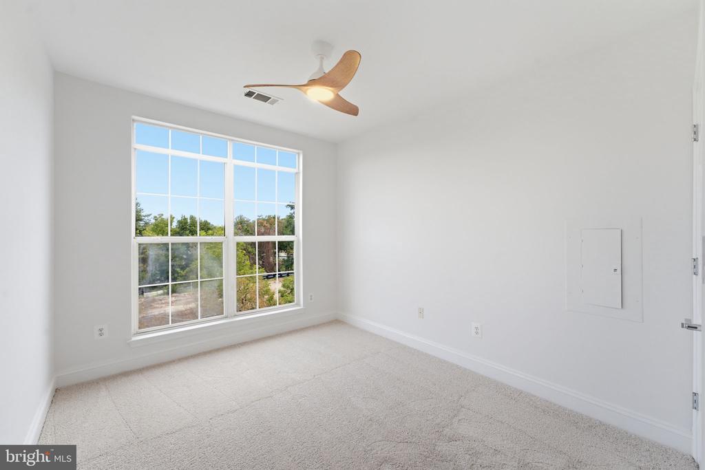 7000 FALLS REACH DRIVE Unit: 407