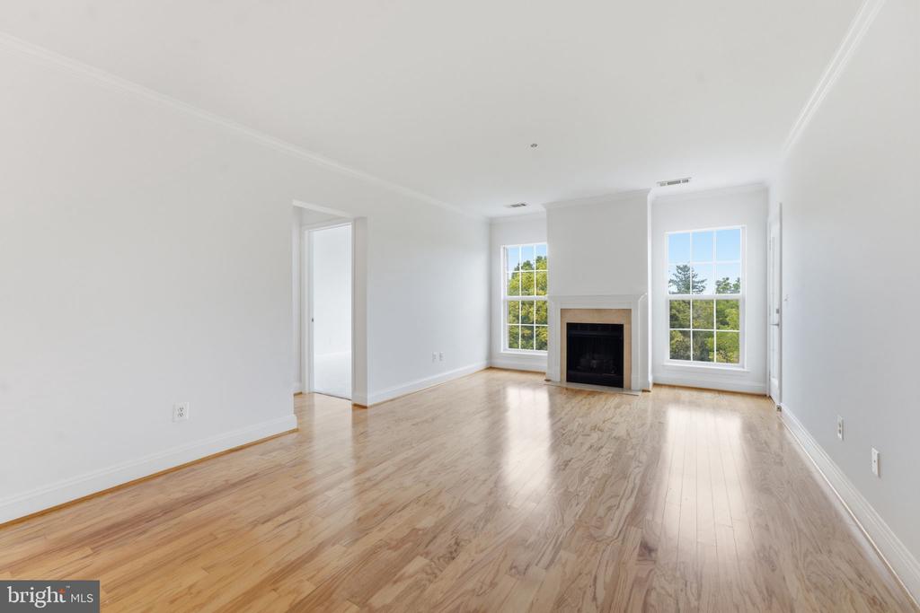 7000 FALLS REACH DRIVE Unit: 407