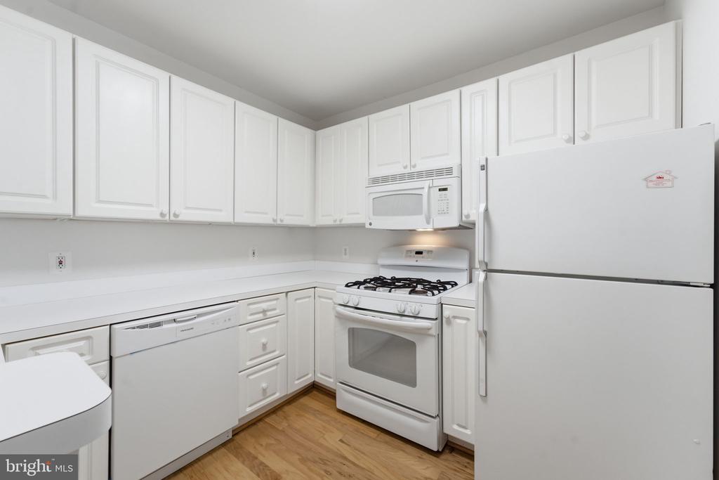 7000 FALLS REACH DRIVE Unit: 407