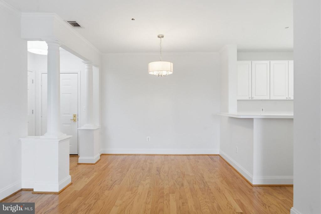 7000 FALLS REACH DRIVE Unit: 407