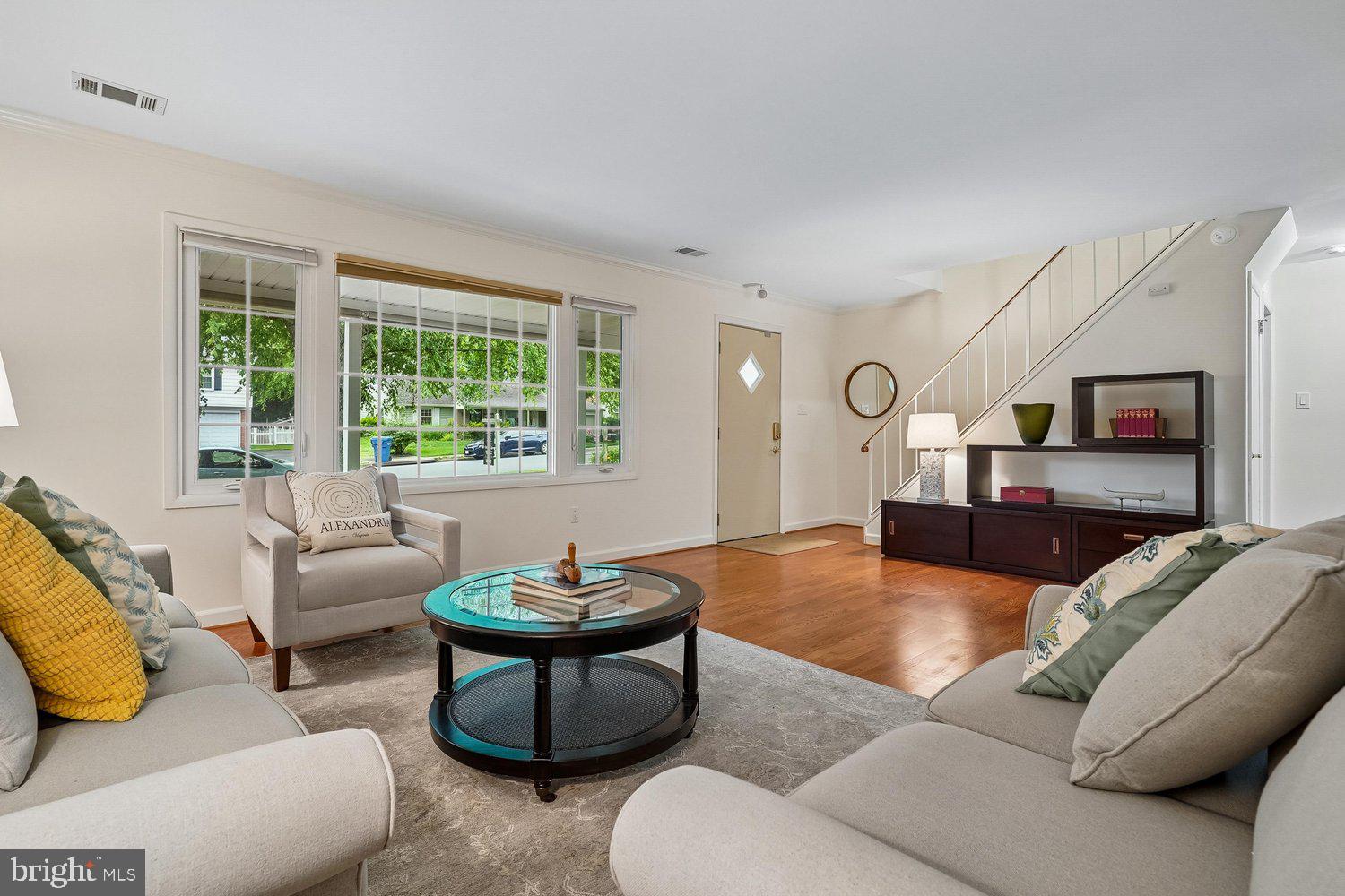 7223 WICKFORD DRIVE